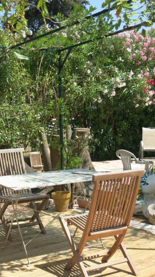 Les Lys Couette-café *